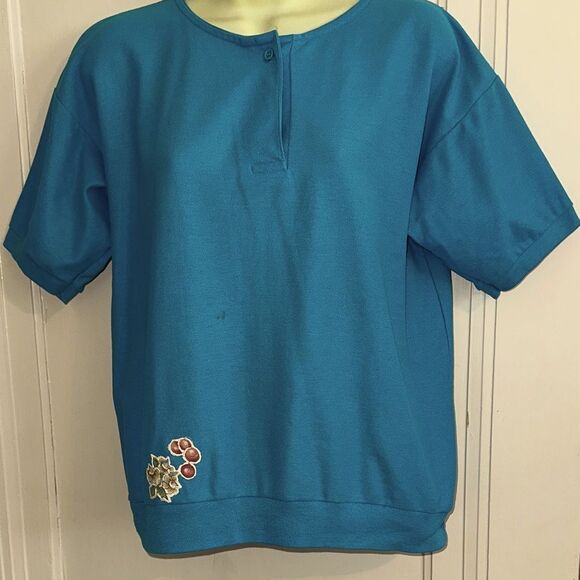 Vintage 80s Chesterfield Teal Blue Short Sleeve Knit Top with floral embossing - Picture 1 of 9